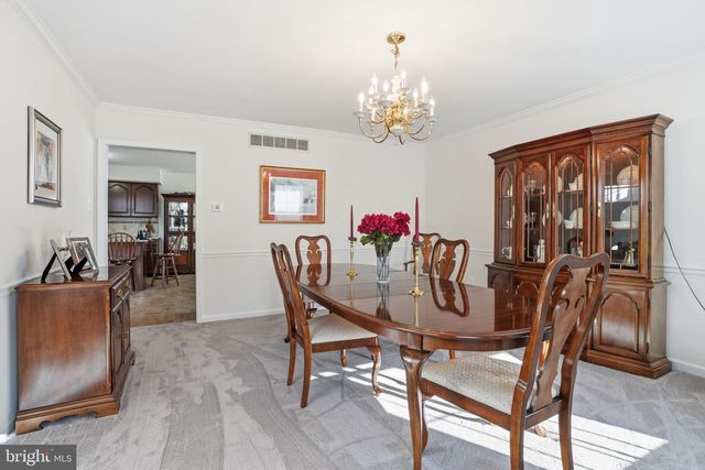 3 SWALLOW RD, Holland, PA 18966