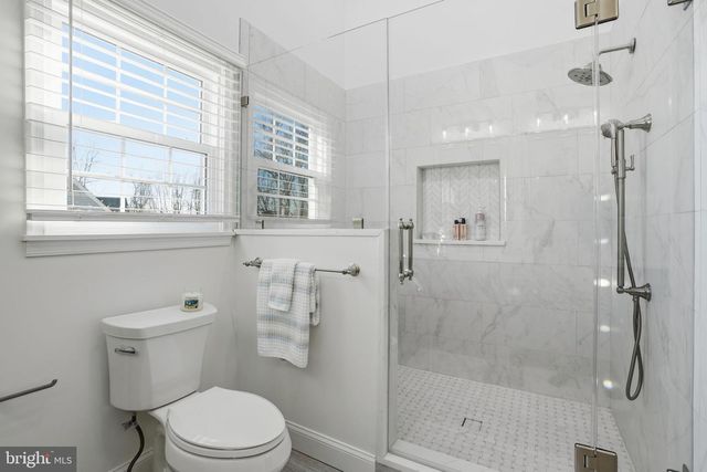 3 SWALLOW RD, Holland, PA 18966