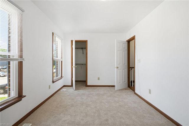 910 Wickford DR, Chesapeake, VA 23320