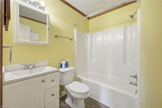 910 Wickford DR, Chesapeake, VA 23320