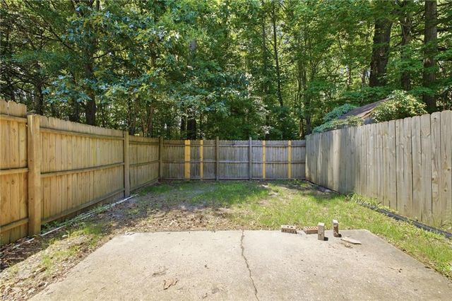 910 Wickford DR, Chesapeake, VA 23320
