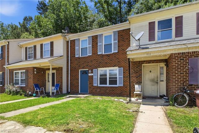 910 Wickford DR, Chesapeake, VA 23320