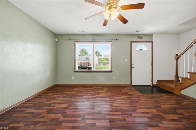 910 Wickford DR, Chesapeake, VA 23320