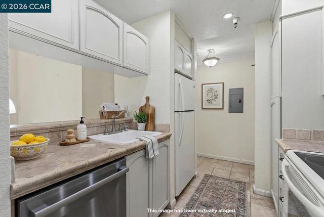 3183 Wayside Plz 320, Walnut Creek, CA 94597