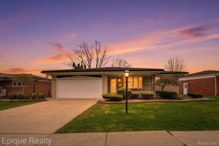 30214 Blossom Lane, Warren, MI 48088