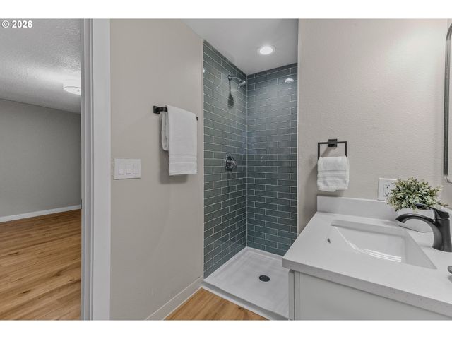 9006 Ne SORENSON Rd, La Center, WA 98629