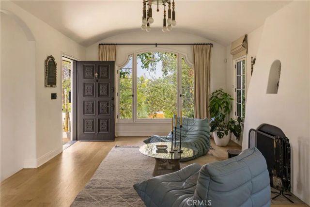 2168 Princeton, Los Angeles, CA 90026