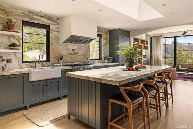 2168 Princeton, Los Angeles, CA 90026