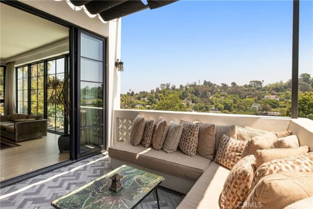 2168 Princeton, Los Angeles, CA 90026