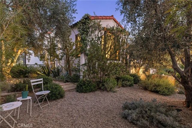 2168 Princeton, Los Angeles, CA 90026