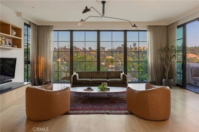 2168 Princeton, Los Angeles, CA 90026