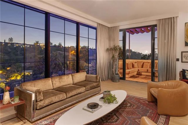 2168 Princeton, Los Angeles, CA 90026