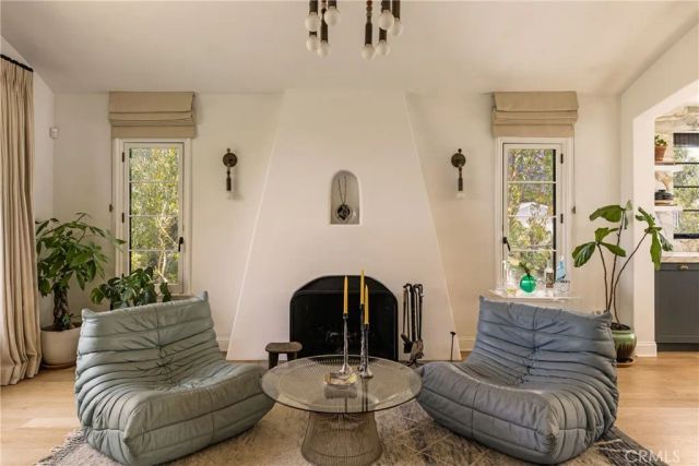 2168 Princeton, Los Angeles, CA 90026