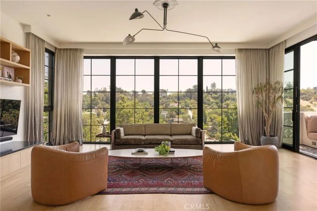 2168 Princeton, Los Angeles, CA 90026