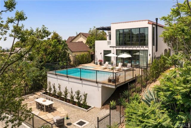 2168 Princeton, Los Angeles, CA 90026