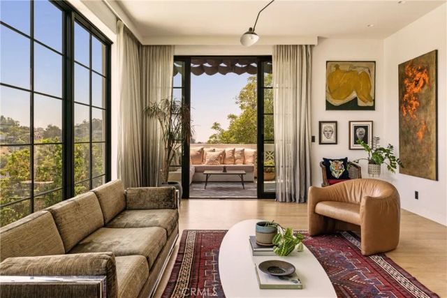 2168 Princeton, Los Angeles, CA 90026