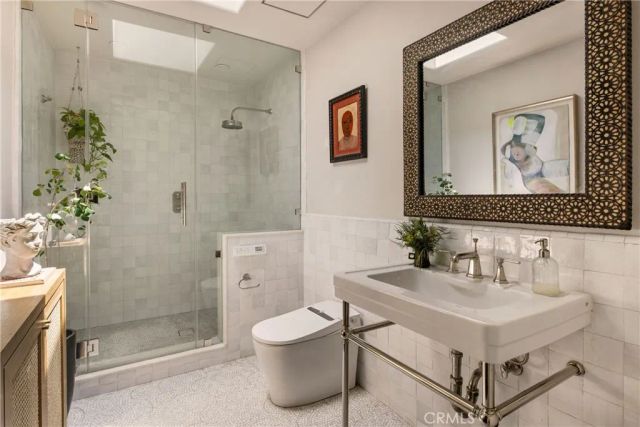 2168 Princeton, Los Angeles, CA 90026