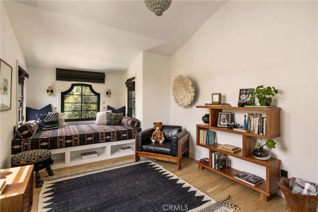 2168 Princeton, Los Angeles, CA 90026