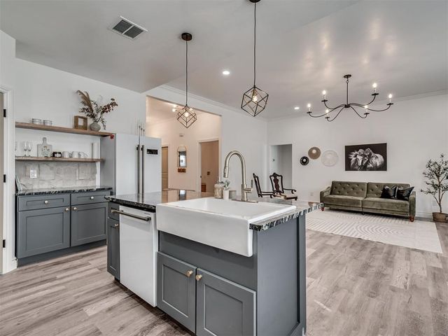 4930 Meadow Lane, Guthrie, OK 73044