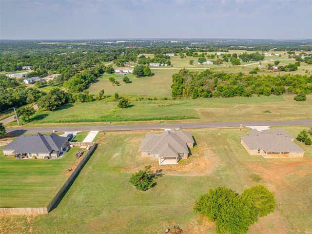 4930 Meadow Lane, Guthrie, OK 73044