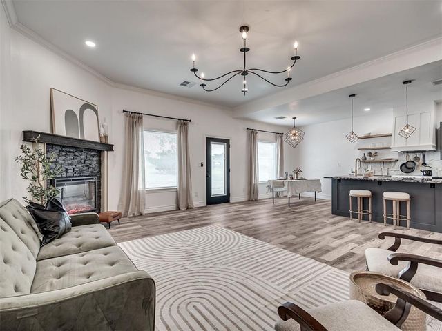 4930 Meadow Lane, Guthrie, OK 73044