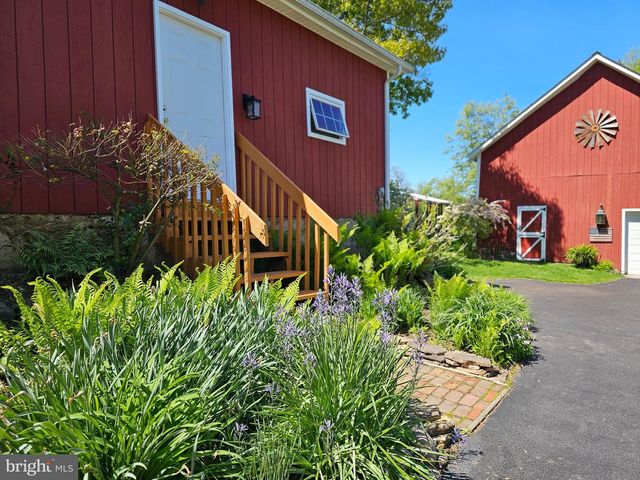 180 GAFFNEY HILL RD, Easton, PA 18042