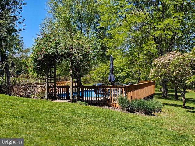 180 GAFFNEY HILL RD, Easton, PA 18042