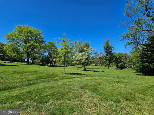180 GAFFNEY HILL RD, Easton, PA 18042
