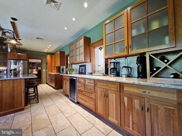 180 GAFFNEY HILL RD, Easton, PA 18042
