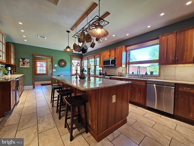 180 GAFFNEY HILL RD, Easton, PA 18042