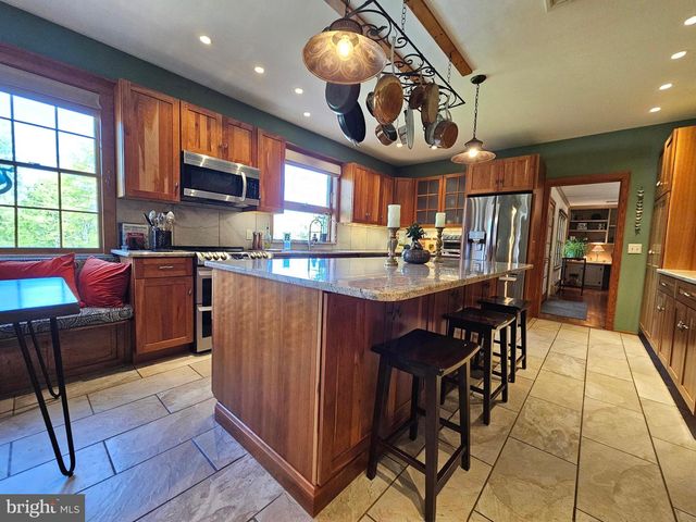 180 GAFFNEY HILL RD, Easton, PA 18042