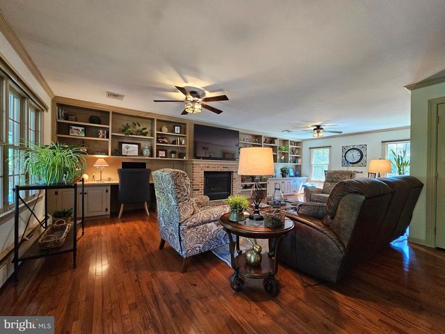 180 GAFFNEY HILL RD, Easton, PA 18042