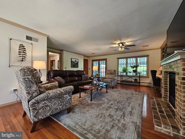 180 GAFFNEY HILL RD, Easton, PA 18042
