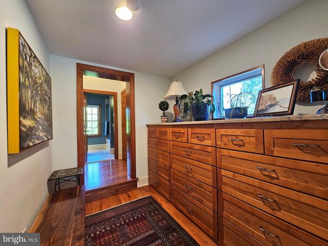 180 GAFFNEY HILL RD, Easton, PA 18042