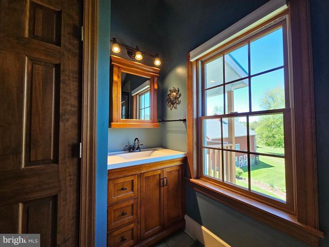 180 GAFFNEY HILL RD, Easton, PA 18042