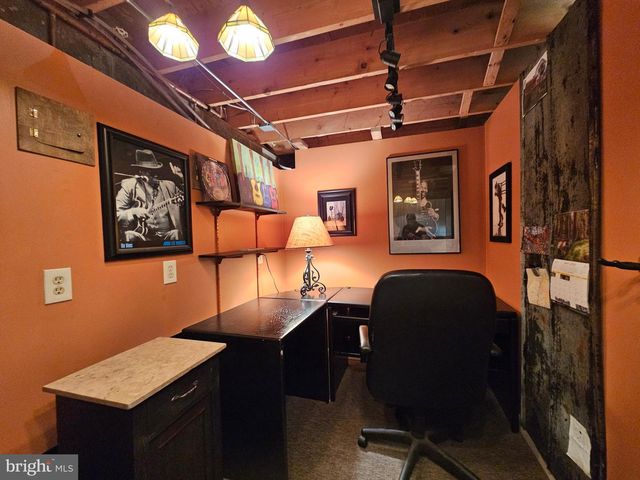 180 GAFFNEY HILL RD, Easton, PA 18042