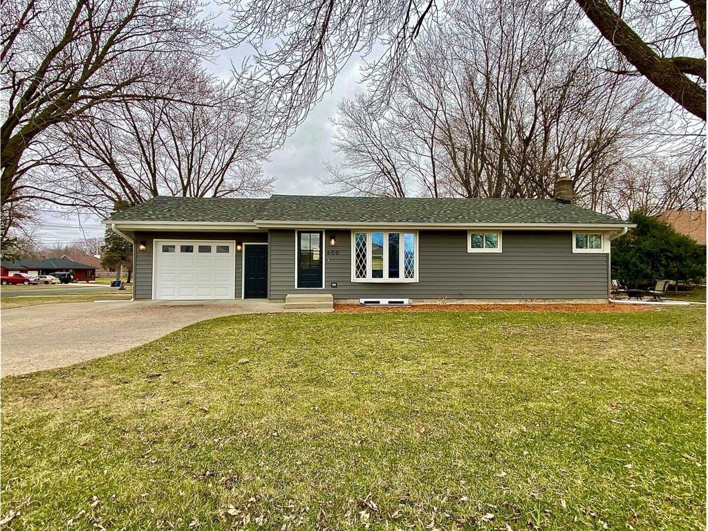 600 Jefferson Avenue SW, Watertown, MN 55388