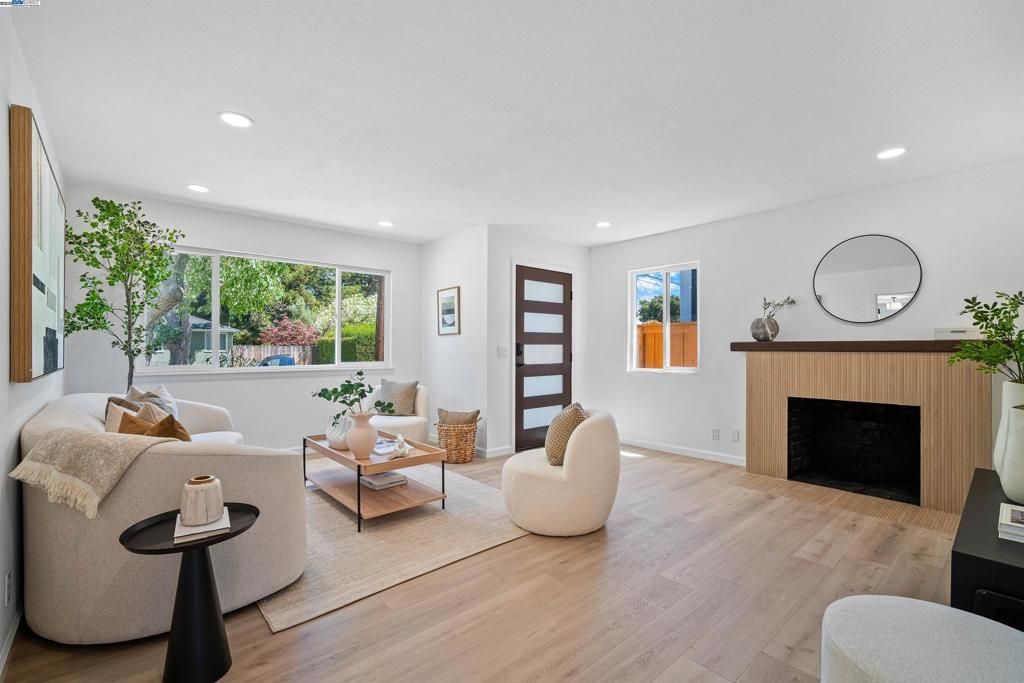 824 14th Ave, Menlo Park, CA 94025
