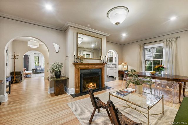 11 Maple Avenue, Larchmont, NY 10538