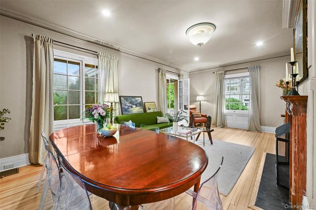 11 Maple Avenue, Larchmont, NY 10538