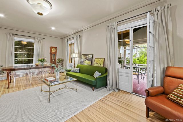 11 Maple Avenue, Larchmont, NY 10538