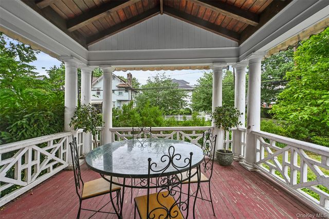 11 Maple Avenue, Larchmont, NY 10538