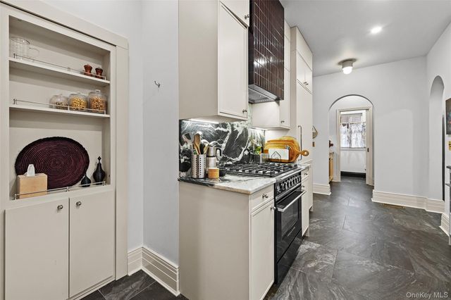 11 Maple Avenue, Larchmont, NY 10538