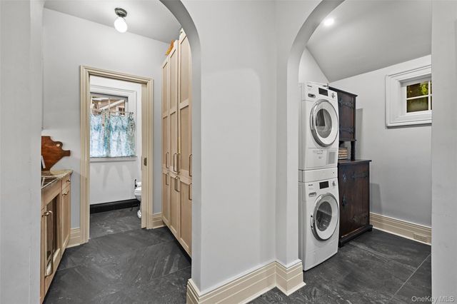 11 Maple Avenue, Larchmont, NY 10538