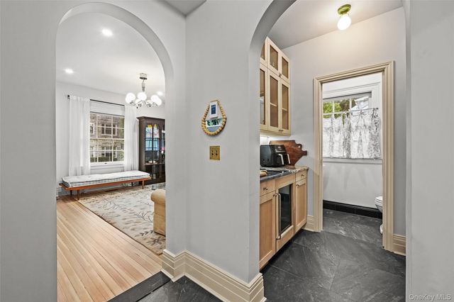 11 Maple Avenue, Larchmont, NY 10538