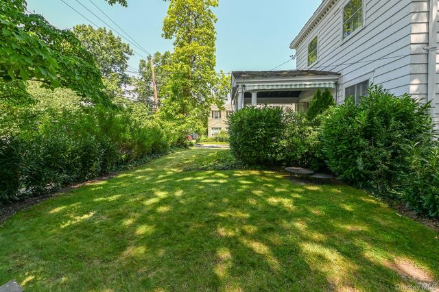 11 Maple Avenue, Larchmont, NY 10538