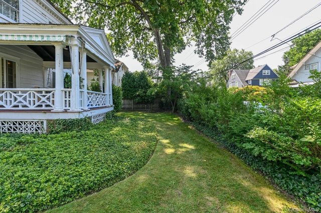 11 Maple Avenue, Larchmont, NY 10538