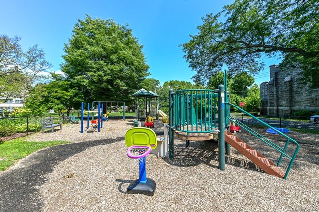 11 Maple Avenue, Larchmont, NY 10538