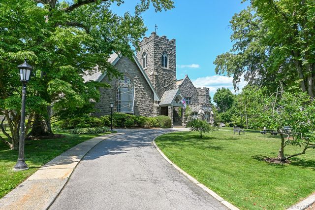 11 Maple Avenue, Larchmont, NY 10538