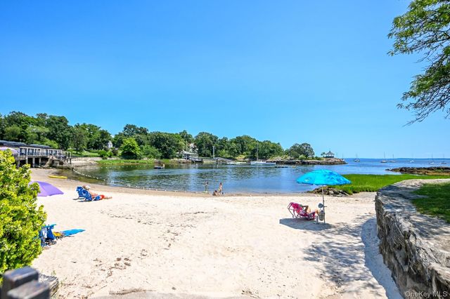 11 Maple Avenue, Larchmont, NY 10538